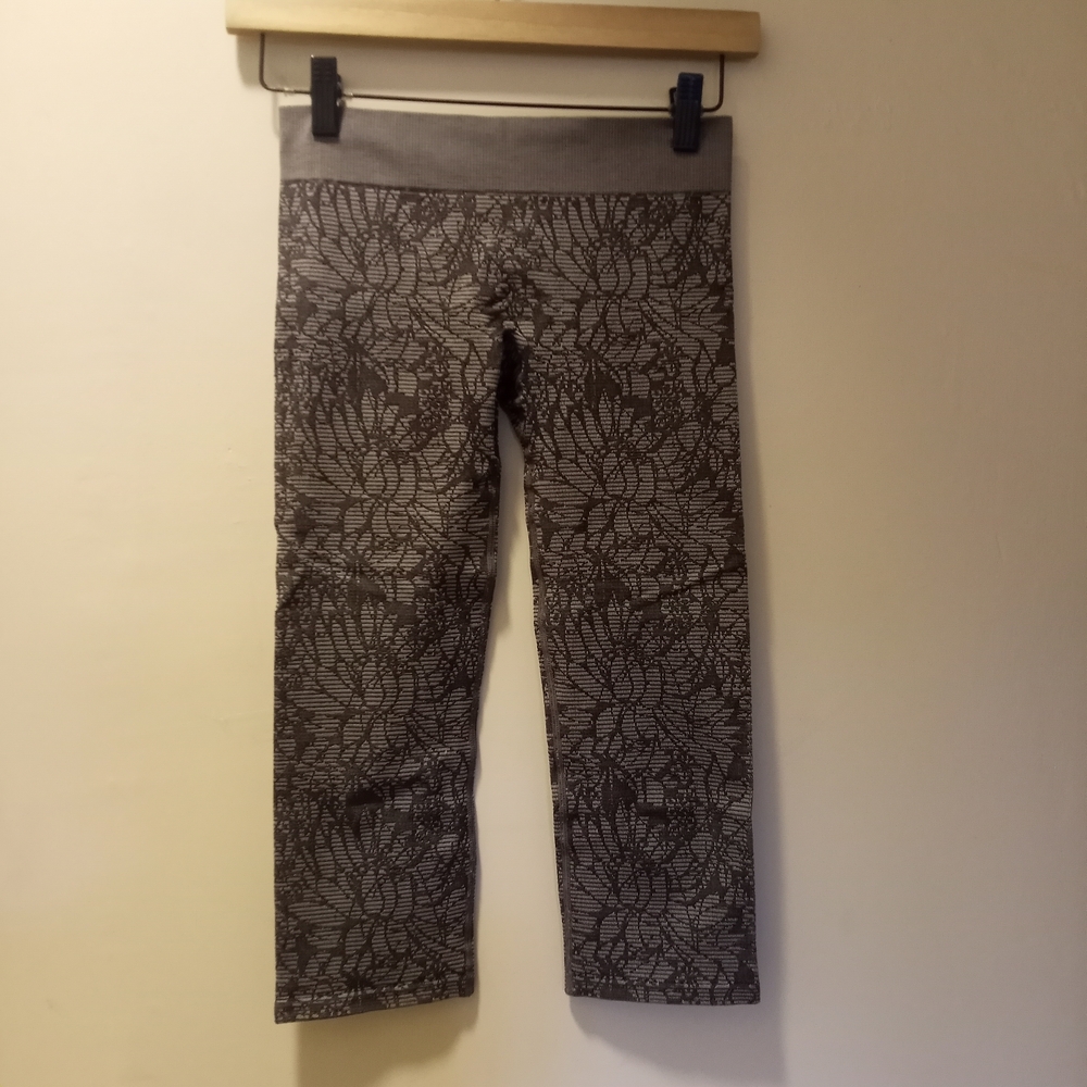Fabletics Floral Print Leggings ~ Free Shipping! ☆